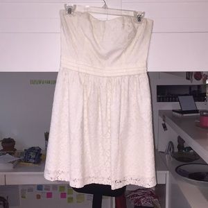 Gorgeous Off-White Lace Strapless Dress